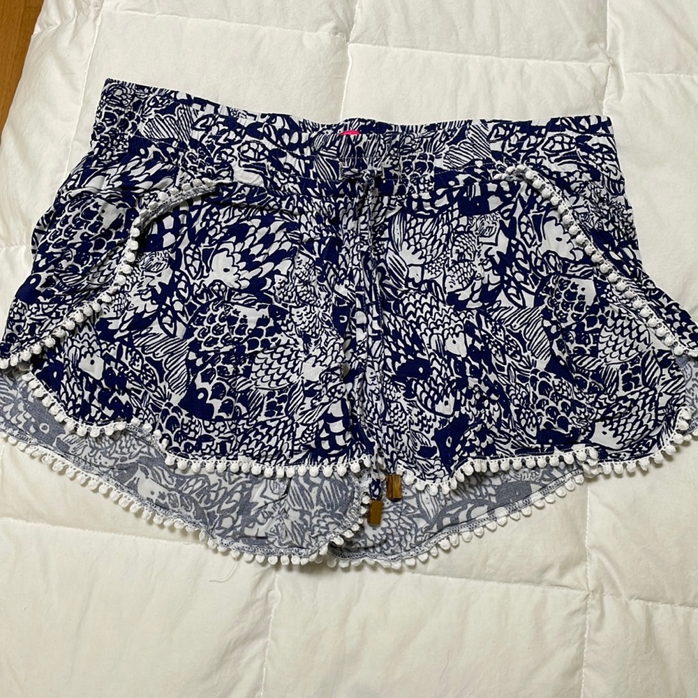Flowey fish pattern shorts